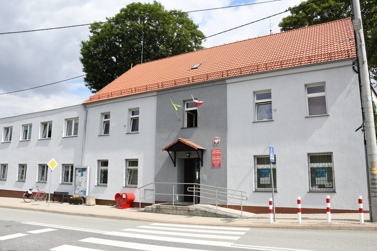 Budynek urzędu Gminy w Marcinowicach